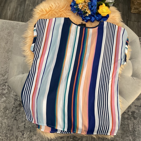 Vertical Striped Chiffon Cuffed Sleeved Shirt Sz MED NEW! - Picture 3 of 4